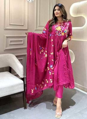 dark rani pink rayon kurti set with embroidered work 2