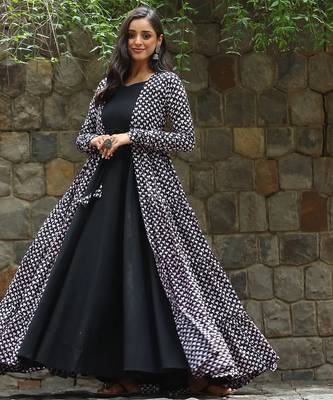 Black digital printed muslin traditional anarkali gown with shrug 4