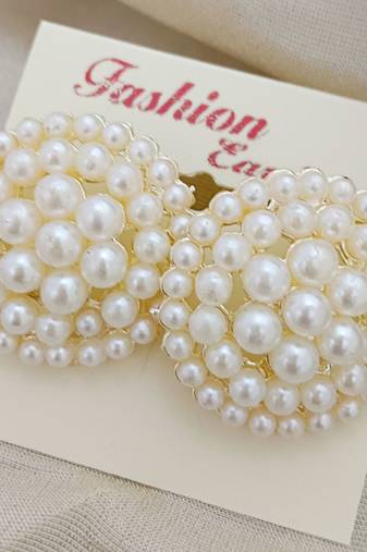 Glass pearls beautiful studs earrings set