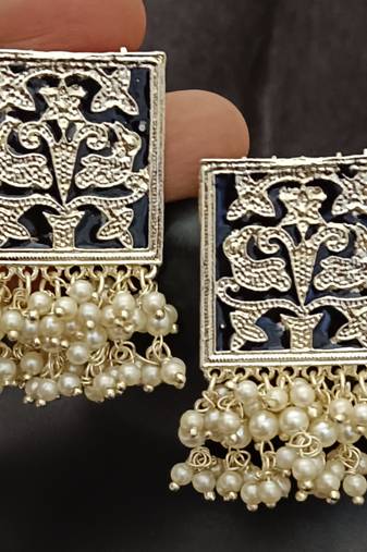 black meenakari indo western earrings set