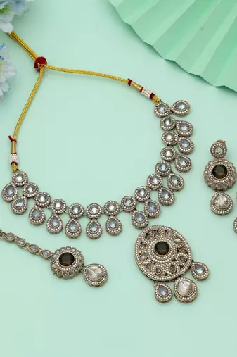 Mehandi Green Color Kundan Necklace Set Bridal Style