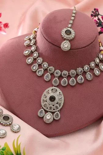 mehandi green kundan necklace set bridal style