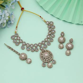 white color kundan necklace set bridal design  2