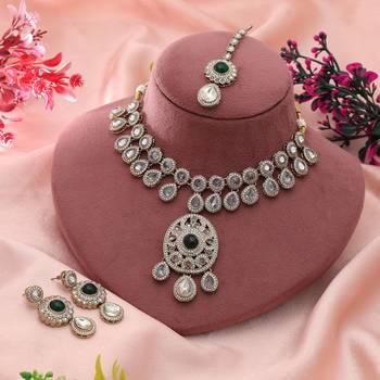 green kundan necklace set festive traditional  2