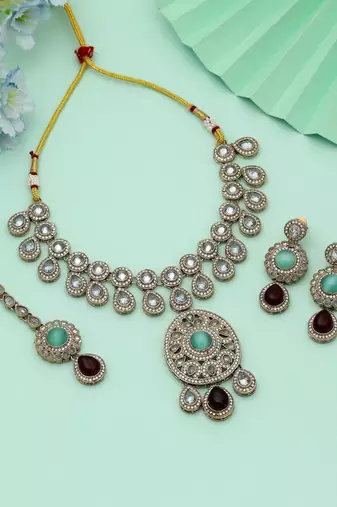 maroon pista green kundan necklace bridal set