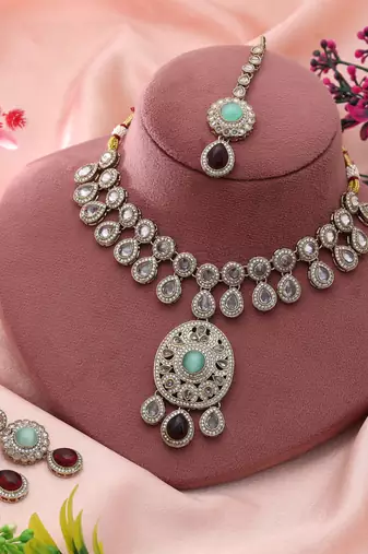 maroon pista green kundan necklace bridal set