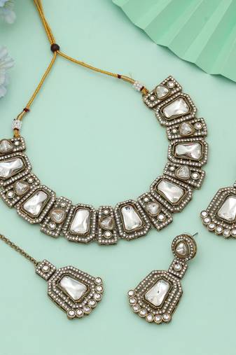 White Color Kundan Necklace Set Minimal Classic Design