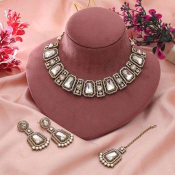 white color kundan necklace set minimal design 2