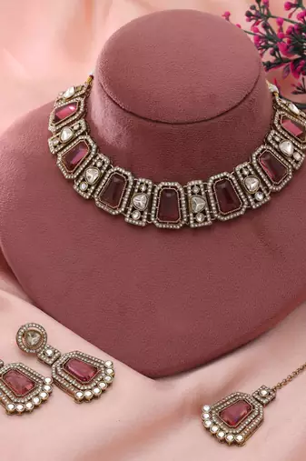 magenta kundan festive necklace set alloy