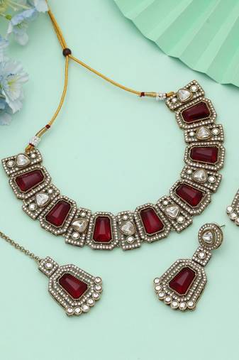 Maroon Color Kundan Necklace Set Bridal Style