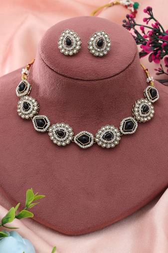 Black Color Kundan Necklace Set Statement Design