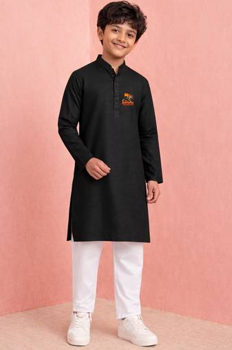 boys cotton black kurta pyjama set with shree ram print	