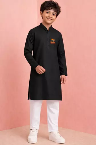 boys cotton black kurta pyjama set with shree ram print	