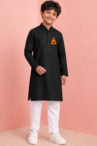 boys cotton black kurta pyjama set with hanuman print	