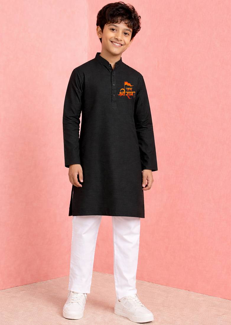 boys black kurta pyjama set with jai shree ram print	