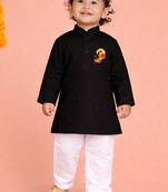 boys black cotton kurta pyjama with bal hanuman print	