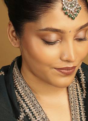 gold plated kundan green bead chandbali maang tikka 6