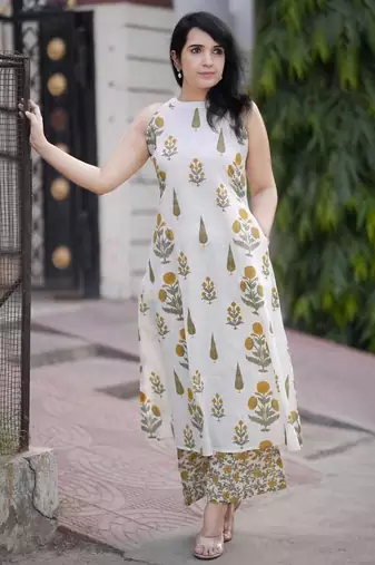 white cotton co ord set with floral print