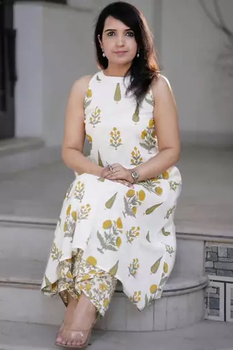 white cotton co ord set with floral print