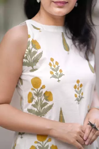 white cotton co ord set with floral print
