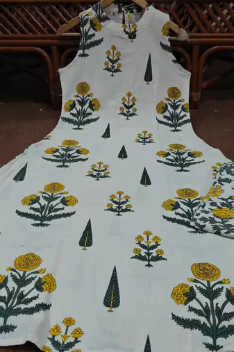 white cotton co ord set with floral print