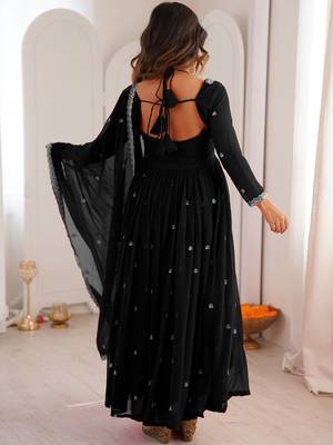 Black georgette heavy thread embroidery work kurta pant set 3