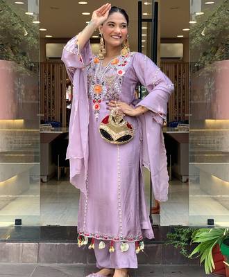 Lavender p.v chanderi heavy thread embroidery work kurta pant set 3