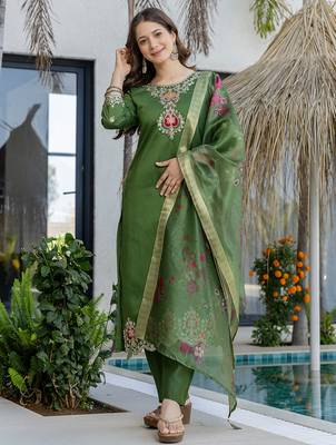 Green chanderi heavy thread embroidery work kurta pant set 2
