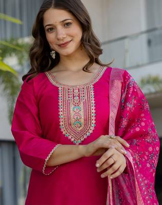 Rani pink chanderi cotton heavy thread embroidery work with printed dupatta kurta pant set 4
