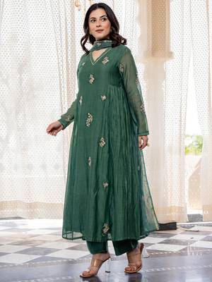Green chanderi silk heavy thread embroidery work kurta pant set 3
