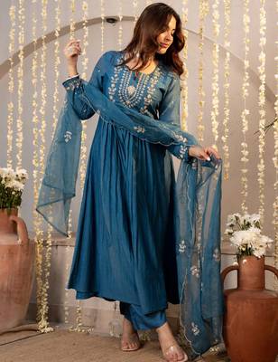 Blue chanderi silk heavy thread embroidery work kurta pant set 2