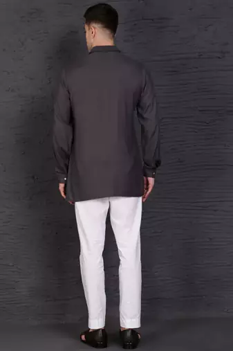 grey cotton short kurta set with solid pattern