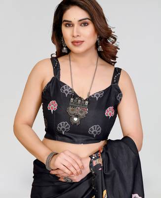 black manipuri silk kalamkari print saree with mirror work border 4
