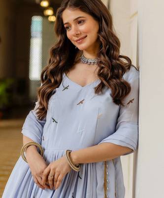 lavender chinnon silk salwar kameez with embroidery 3
