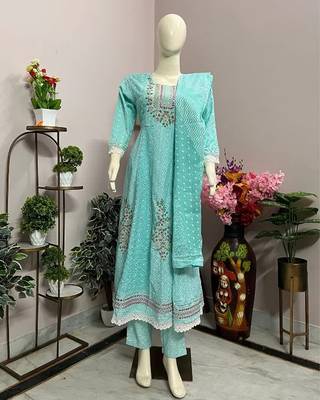 Blue embroidered kurta sets 3