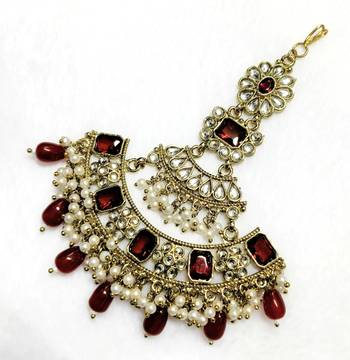 maroon maang-tikka kundan 1