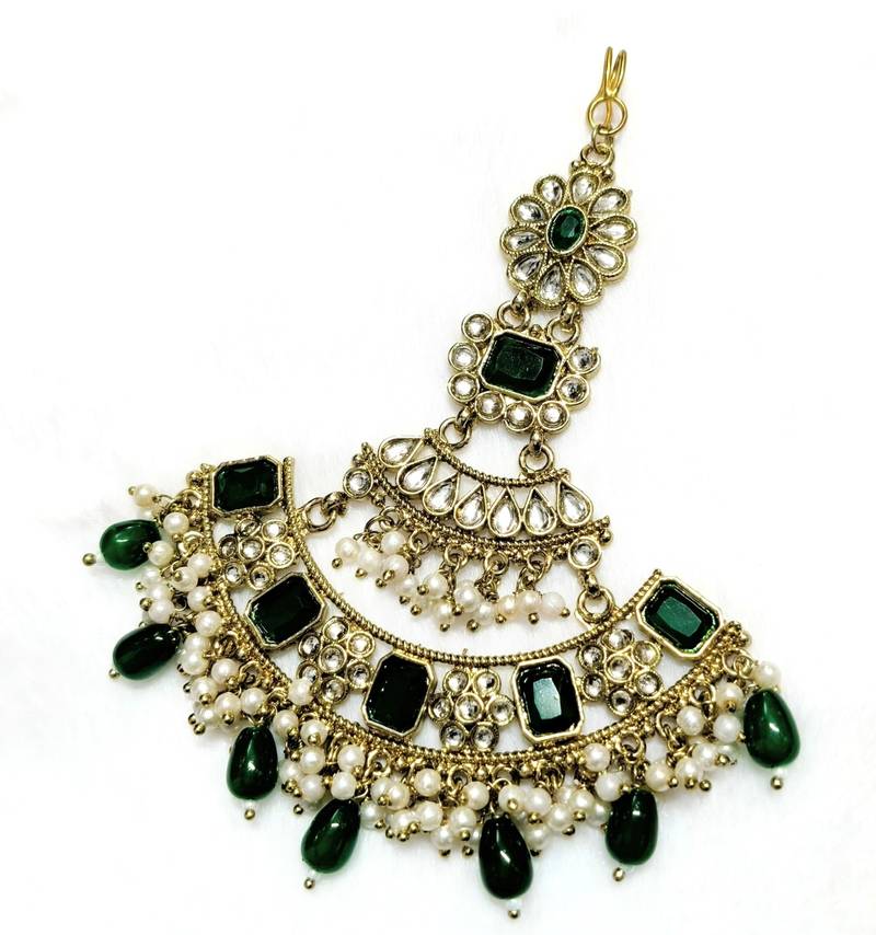 green maang-tikka kundan