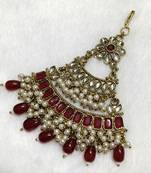 maroon maang-tikka kundan