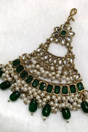 green maang-tikka kundan