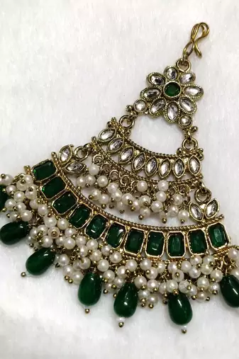 green maang-tikka kundan