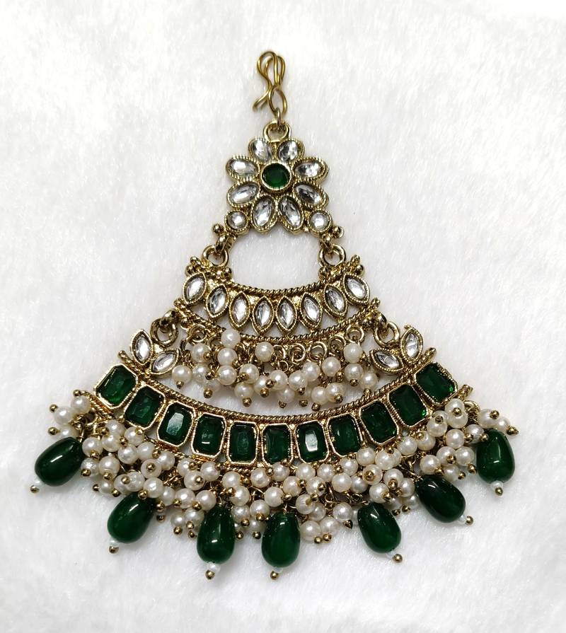 green maang-tikka kundan