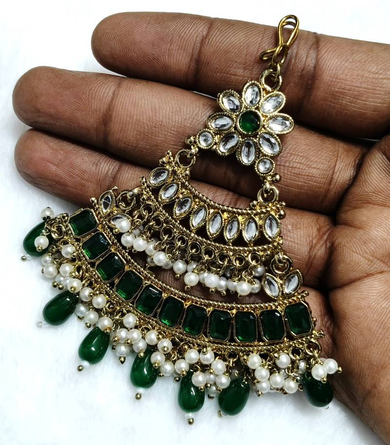 green maang-tikka kundan