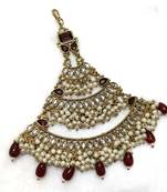 maroon maang-tikka kundan