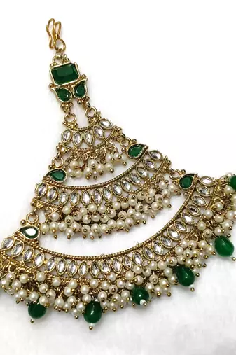 green maang-tikka kundan