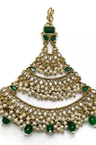green maang-tikka kundan