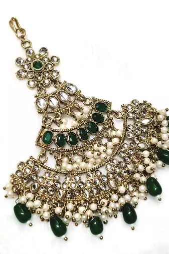 green maang-tikka kundan