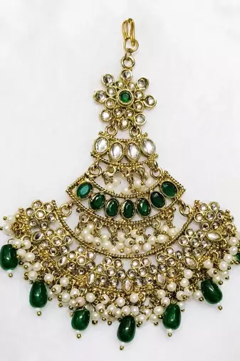 green maang-tikka kundan