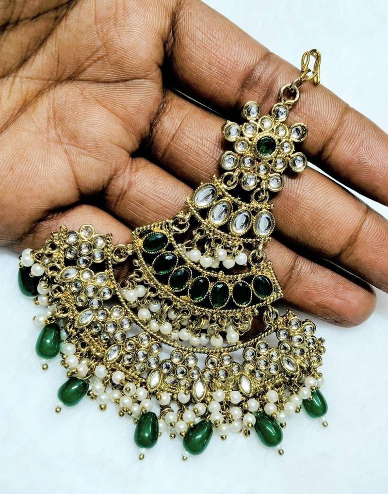 green maang-tikka kundan