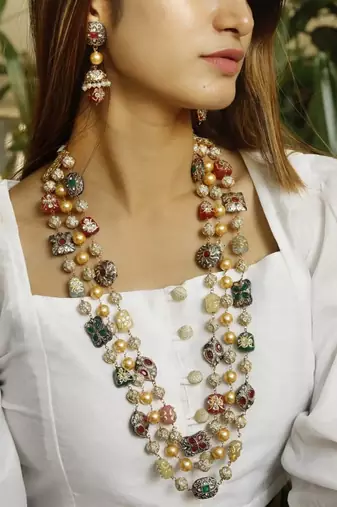 Liyara radiant quartz three-strand necklace set