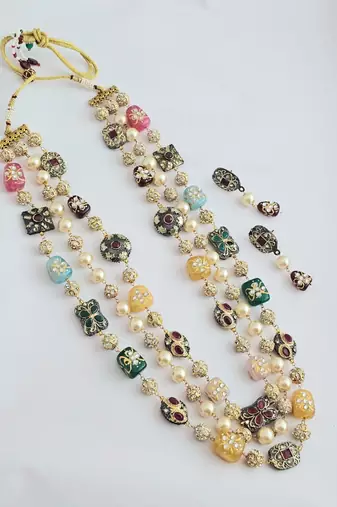 Liyara radiant quartz three-strand necklace set
